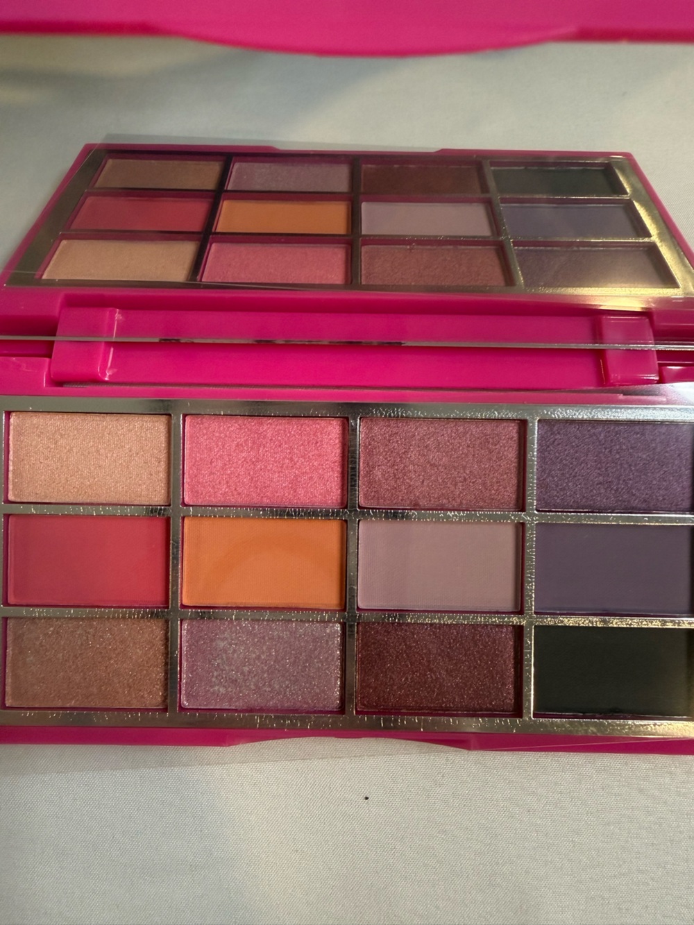 Illuminati Sparkle & Shine 12 Universal Face Palette NWT Never Used